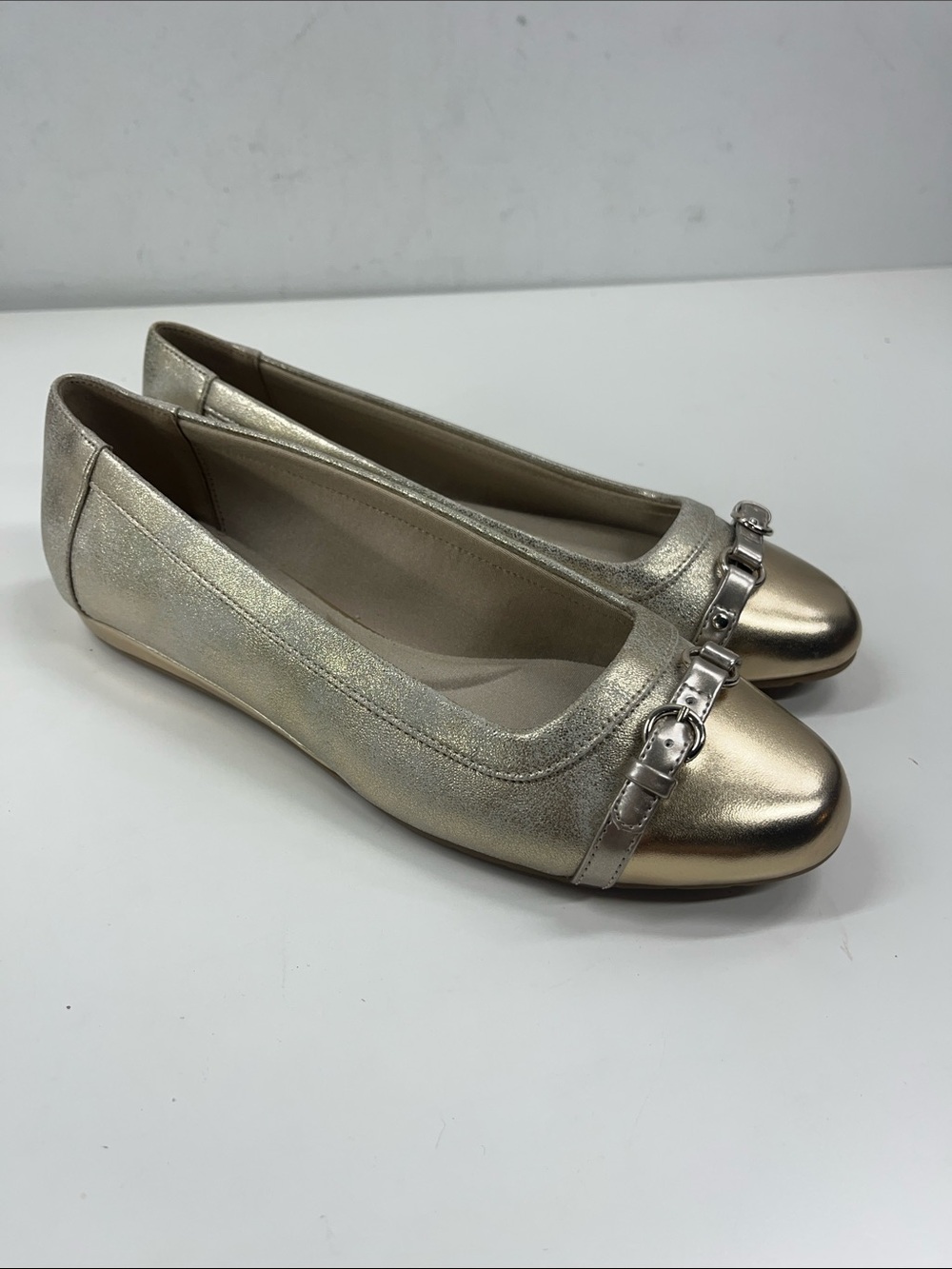 New Anne Klein Women's Gisele Ballet Flat in Gold Size 6.5